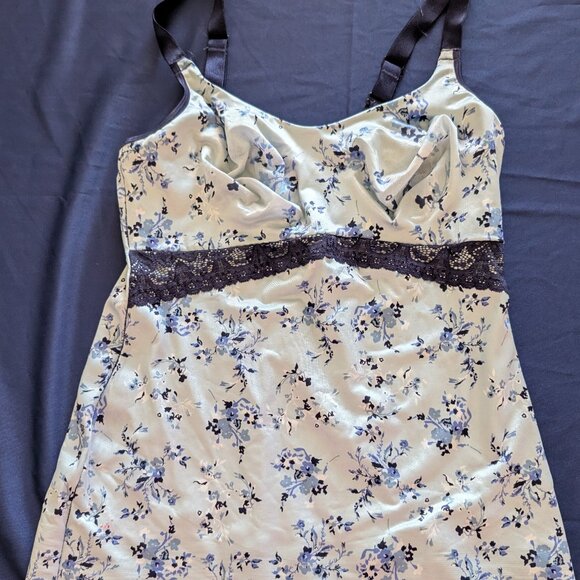 Ruby Ribbon Lace Full Support Bra tank Size 40 Lt Blue with Flowers Like New - Picture 3 of 9